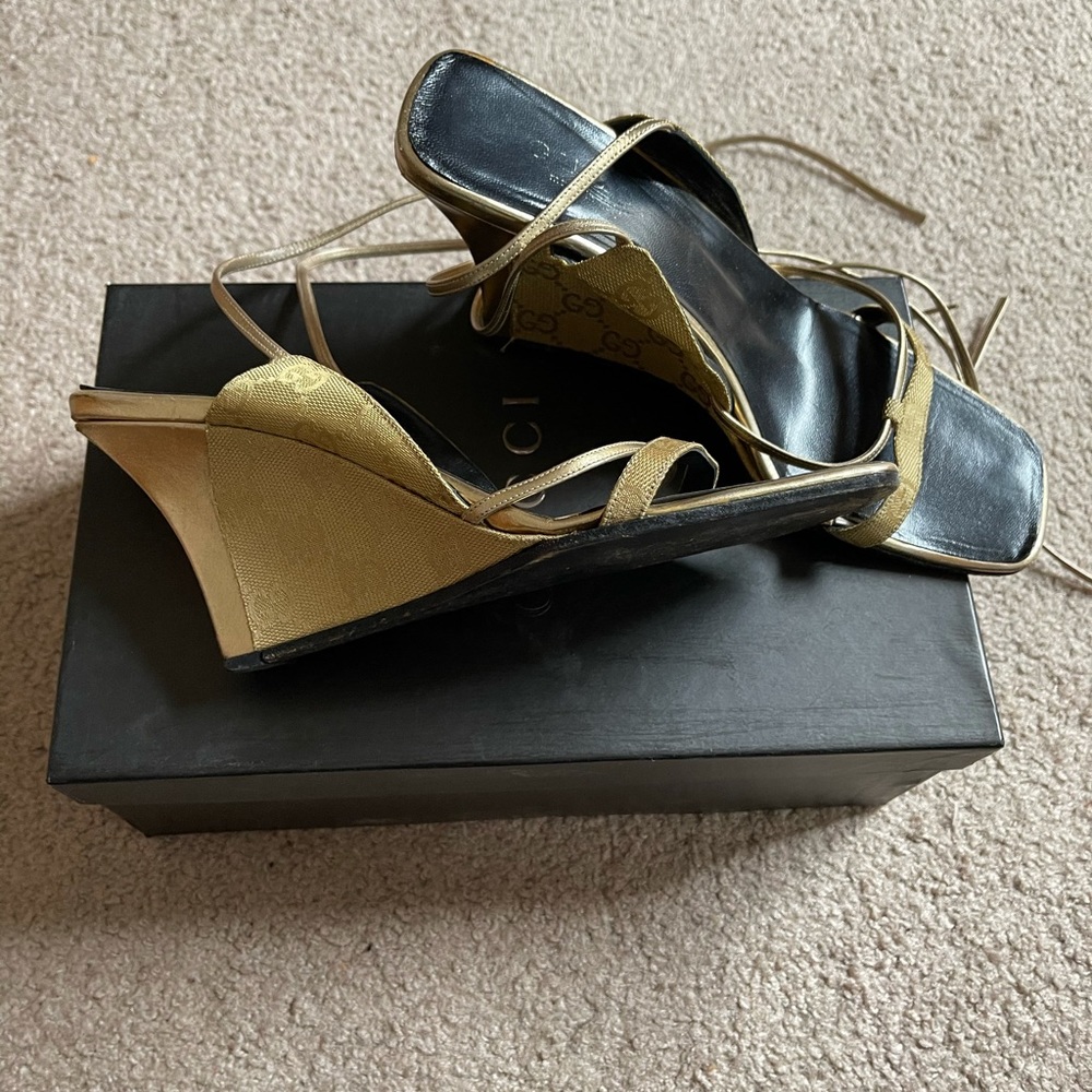 Authentic Vintage Gucci Wedges